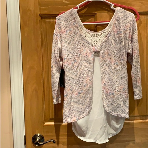 Top - Picture 2 of 3